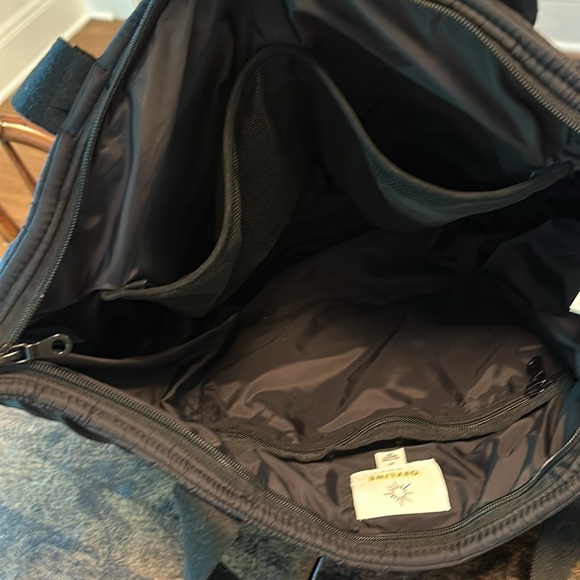 Offline by Aerie Quilted Bag - Picture 7 of 10